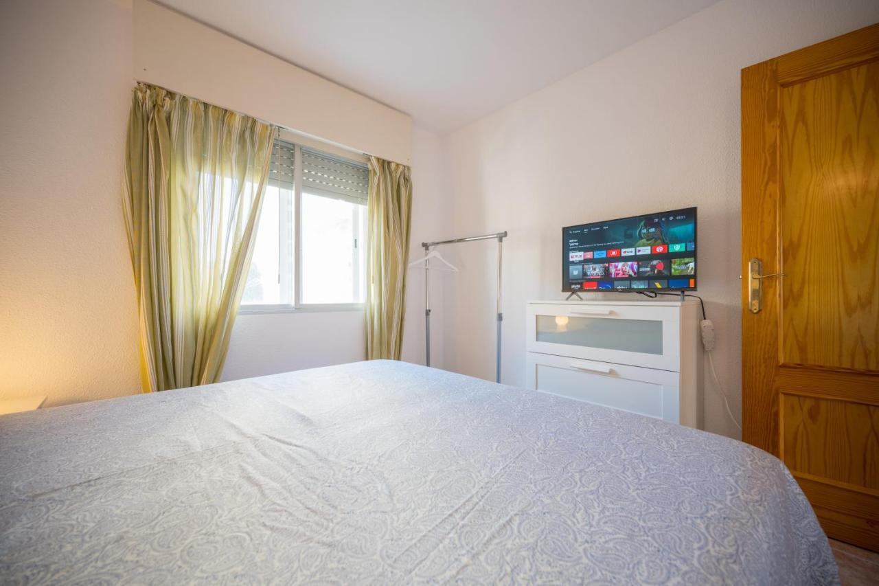 Beautiful 2 Bedroom In Parque Loix 3 Minutes Walk To The Beach Бенидорм Экстерьер фото