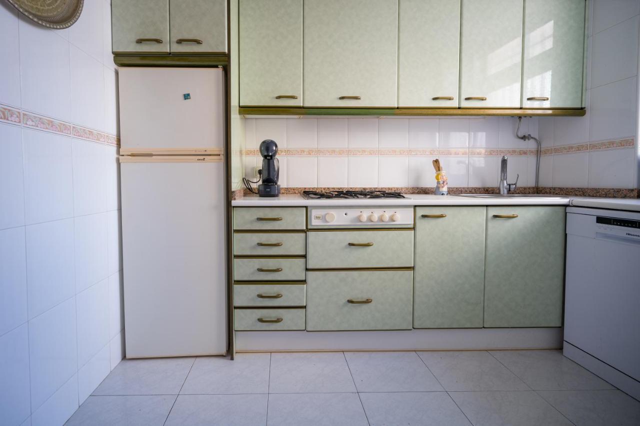 Beautiful 2 Bedroom In Parque Loix 3 Minutes Walk To The Beach Бенидорм Экстерьер фото