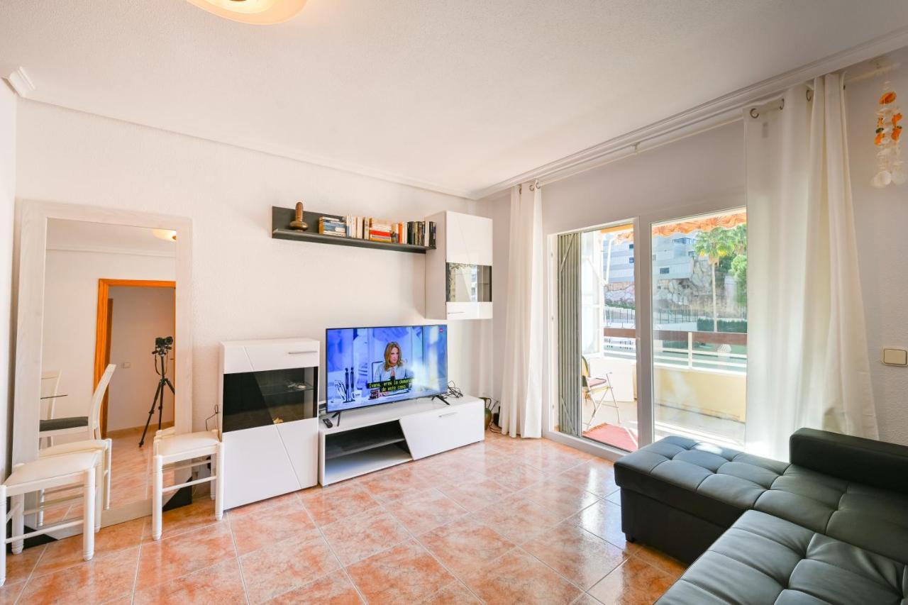 Beautiful 2 Bedroom In Parque Loix 3 Minutes Walk To The Beach Бенидорм Экстерьер фото